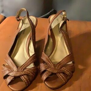 Brown 1in heels by ARTUROCHANG